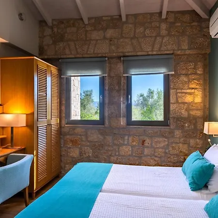 Otel Anthemion And 3*