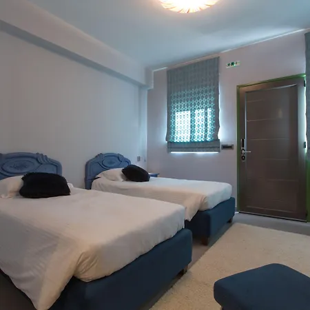 Anthemion And Отель