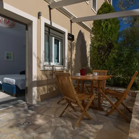 Anthemion And Отель Нафплион