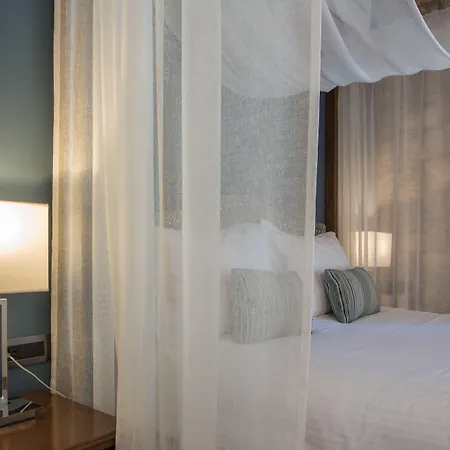 Anthemion And Нафплион