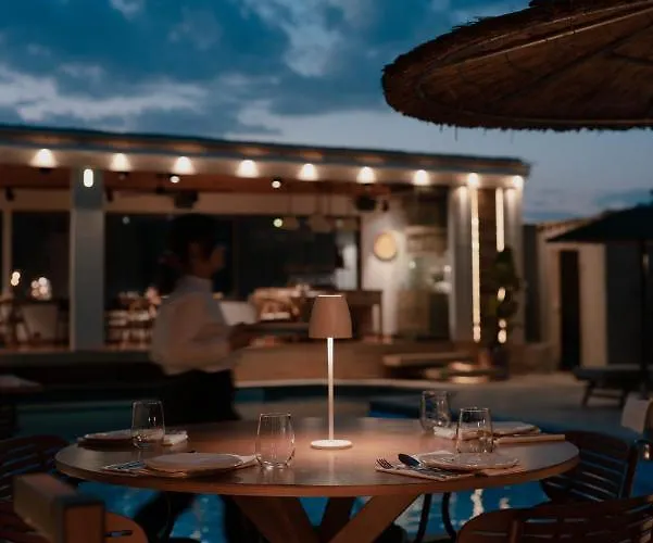 Anthemion And 酒店