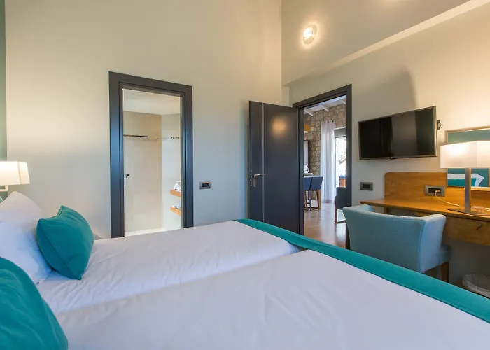 Anthemion And Hotel 3*