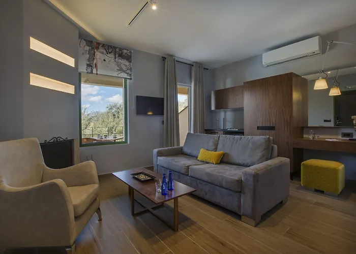 Anthemion And Nafplio