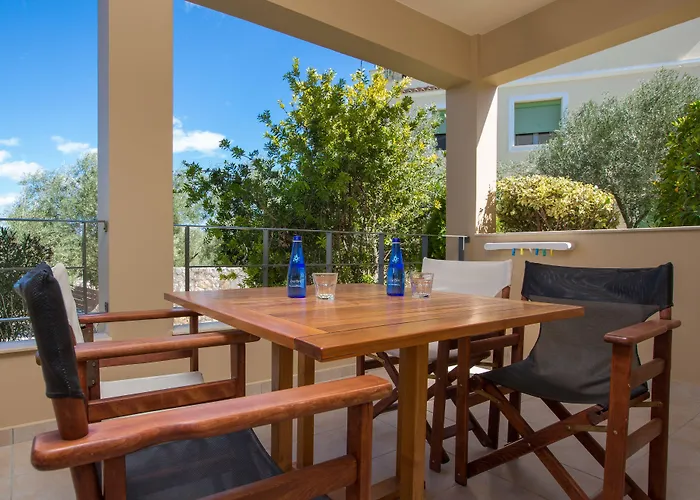 Anthemion And נאפפליו